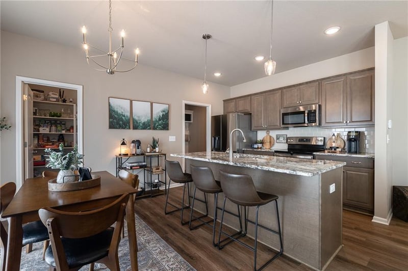 27407 E Sycamore St, Lee's Summit, MO 64086