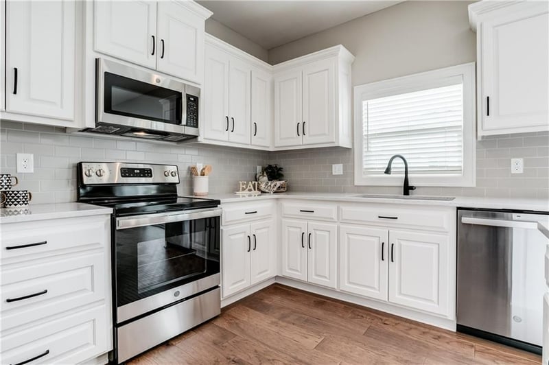 28601 W 162nd St, Gardner, KS 66030