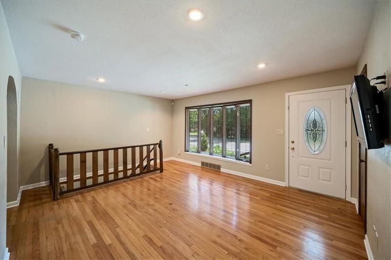 7200 W 83rd St, Overland Park, KS 66204