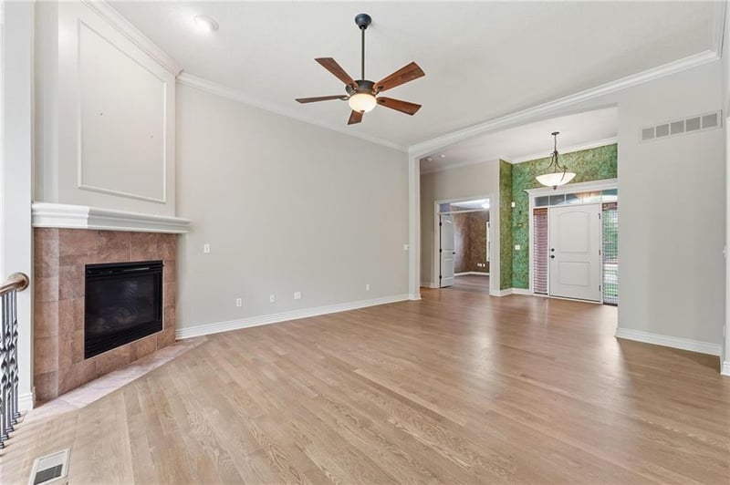9038 N Saint Clair Ave, Kansas City, MO 64154
