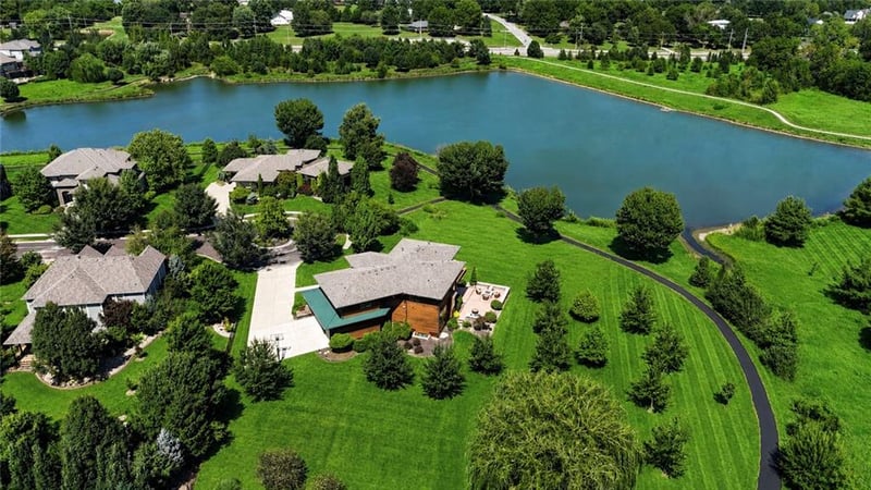 15201 Bond St, Overland Park, KS 66221