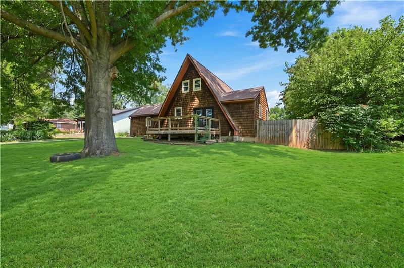 17121 Monte Verde Dr, Belton, MO 64012