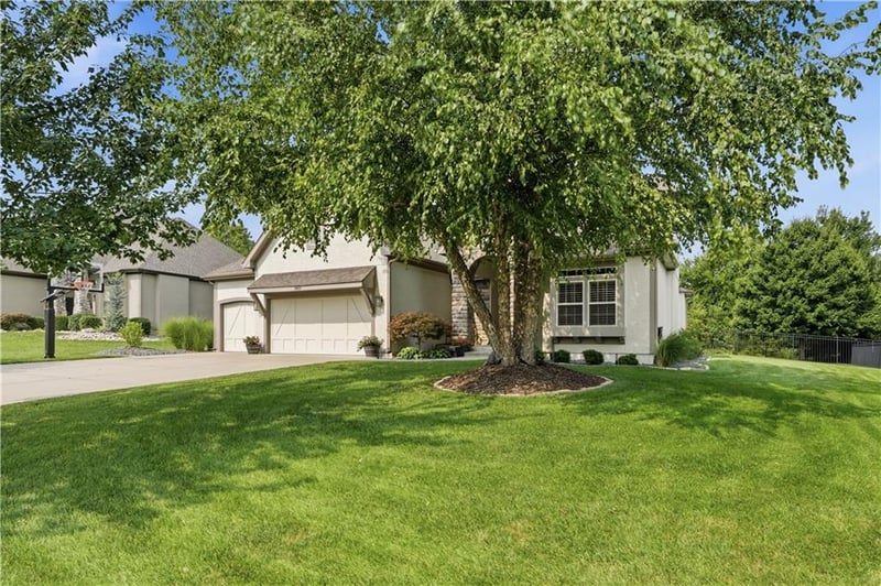 11637 W 154th St, Overland Park, KS 66221