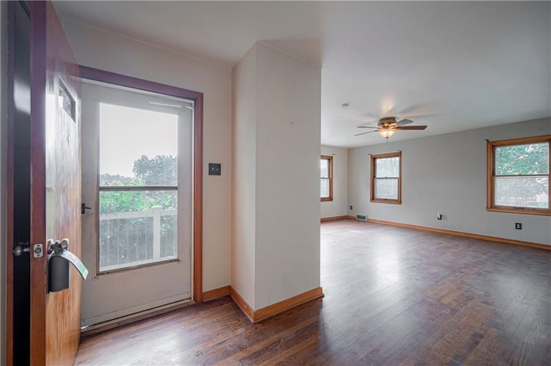 1336 6th Ave, Leavenworth, KS 66048
