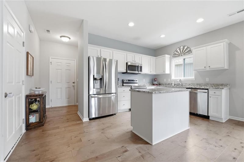 12322 N Pomona Ave, Kansas City, MO 64163