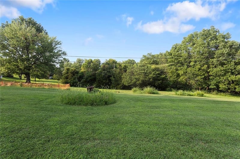 12300 NW Porter Rd, Parkville, MO 64152