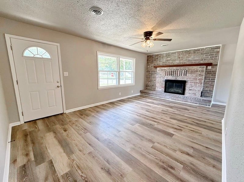 416 N Prewitt St, Nevada, MO 64772