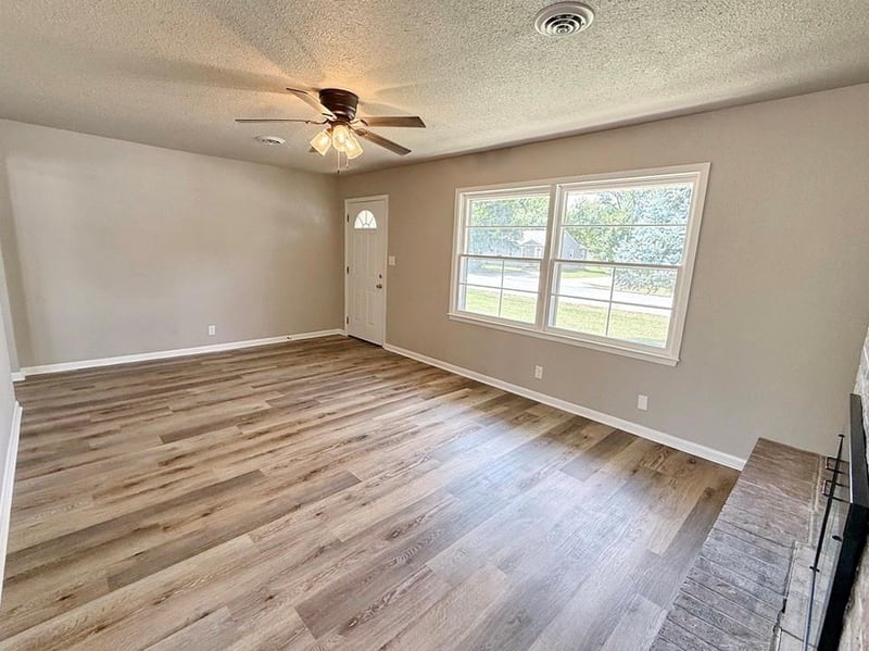416 N Prewitt St, Nevada, MO 64772