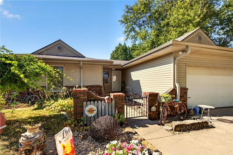 263 E 610th Ave, Girard, KS 66743