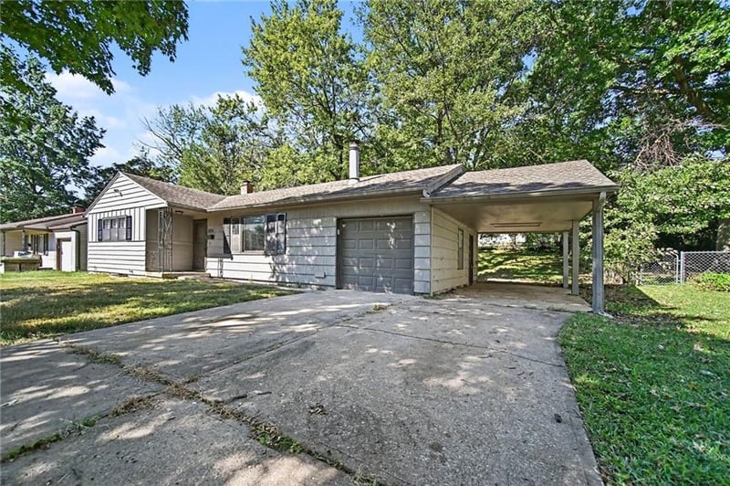 5816 Oxford Ave, Raytown, MO 64133
