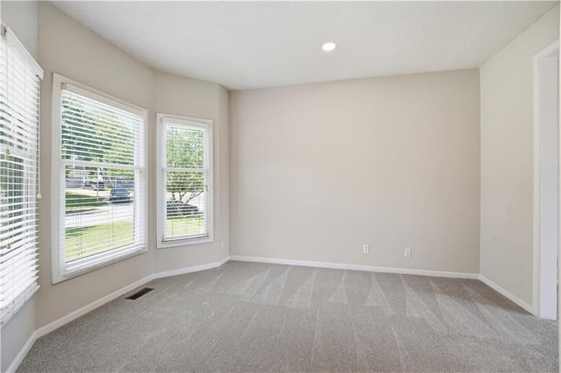 8006 W 122nd Ter, Overland Park, KS 66213