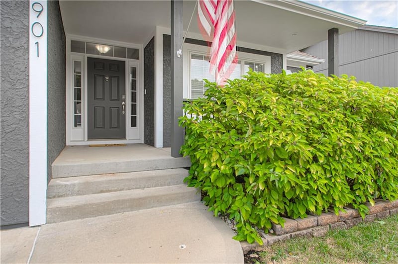 901 Chisam Rd, Kearney, MO 64060