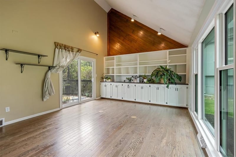 9601 W 127th Ter, Overland Park, KS 66213