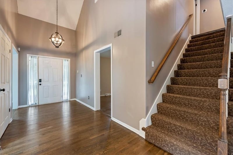 9601 W 127th Ter, Overland Park, KS 66213
