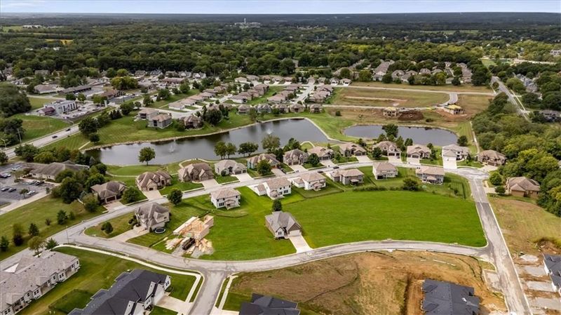 4012 NE Chapel Ridge Pl, Lee's Summit, MO 64064