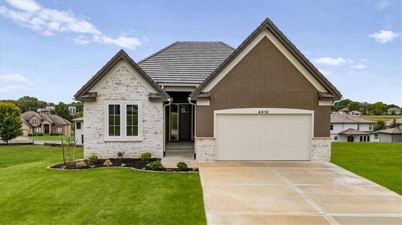 4012 NE Chapel Ridge Pl, Lee's Summit, MO 64064
