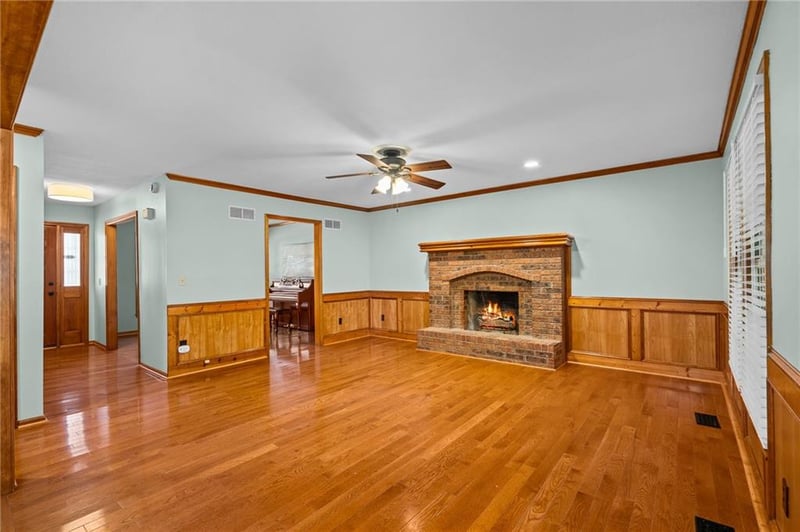 5722 Richards Cir, Shawnee, KS 66216