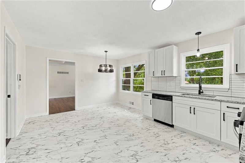 3320 Blue Ridge Blvd, Independence, MO 64052