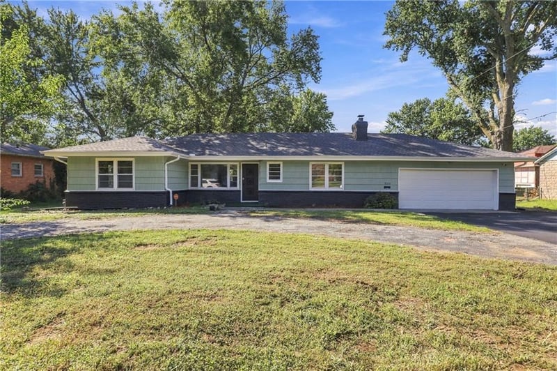 3320 Blue Ridge Blvd, Independence, MO 64052