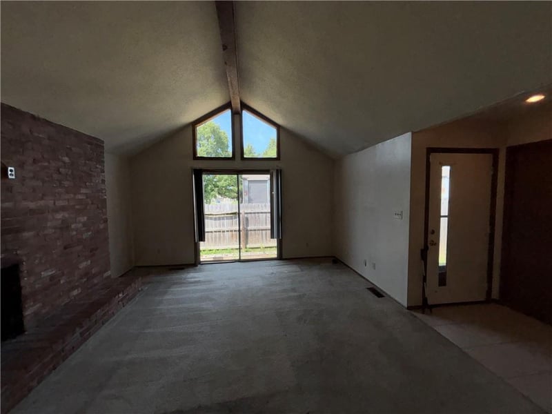 11325 Calico Dr, Kansas City, MO 64137