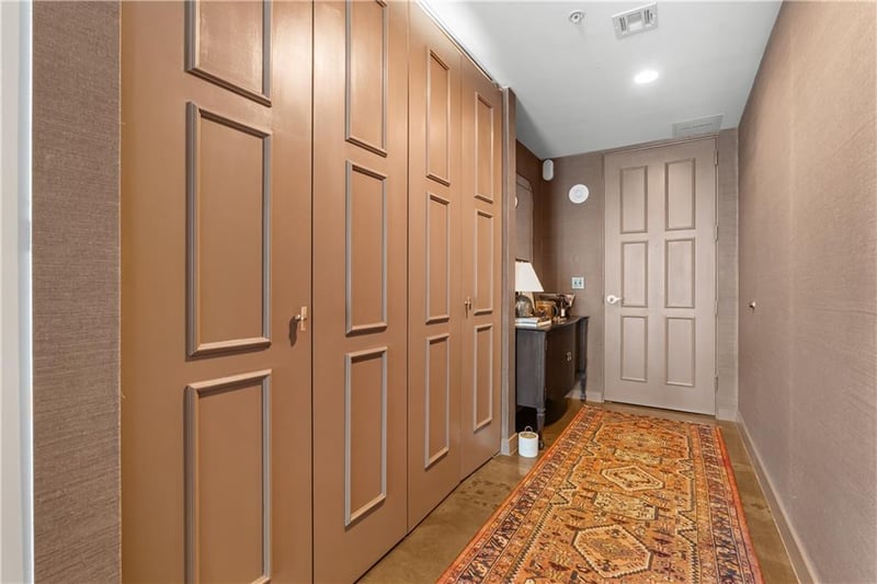 21 W 10th St #15D, Kansas City, MO 64105
