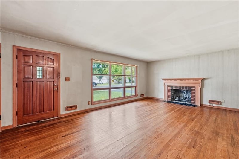 7641 Santa Fe Dr, Overland Park, KS 66204