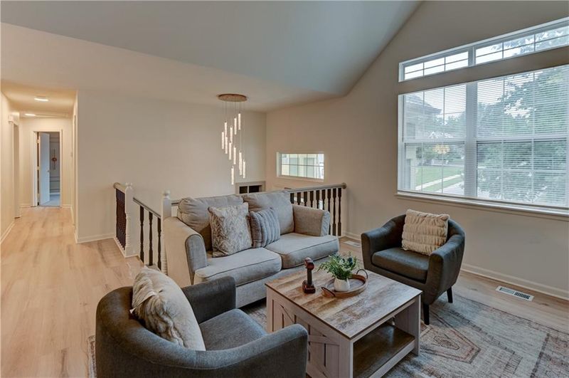 900 SW Daney Dr, Lee's Summit, MO 64081