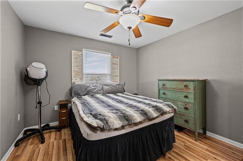 212 S Poplar St, Ottawa, KS 66067