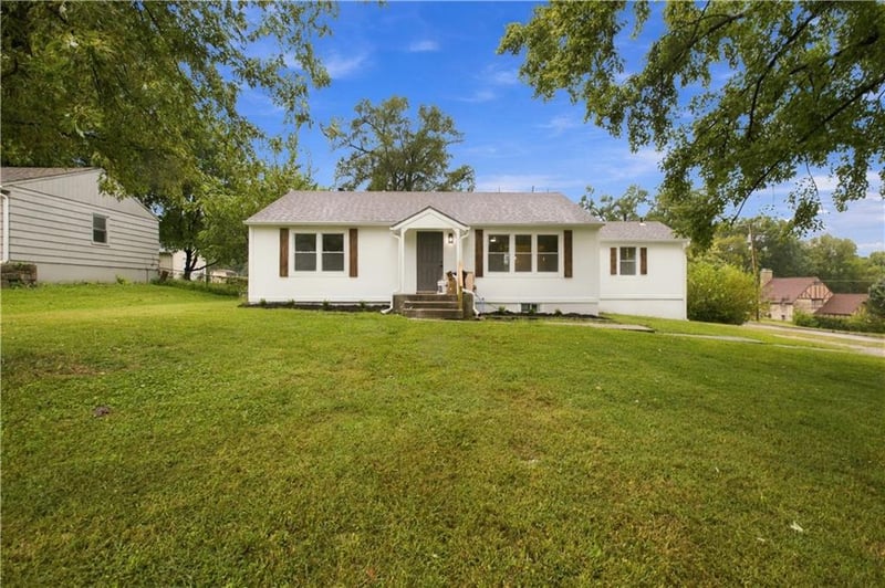 6300 Harris St, Raytown, MO 64133