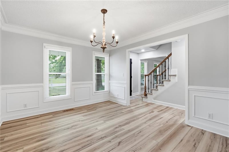 1366 Wildbriar Dr, Liberty, MO 64068