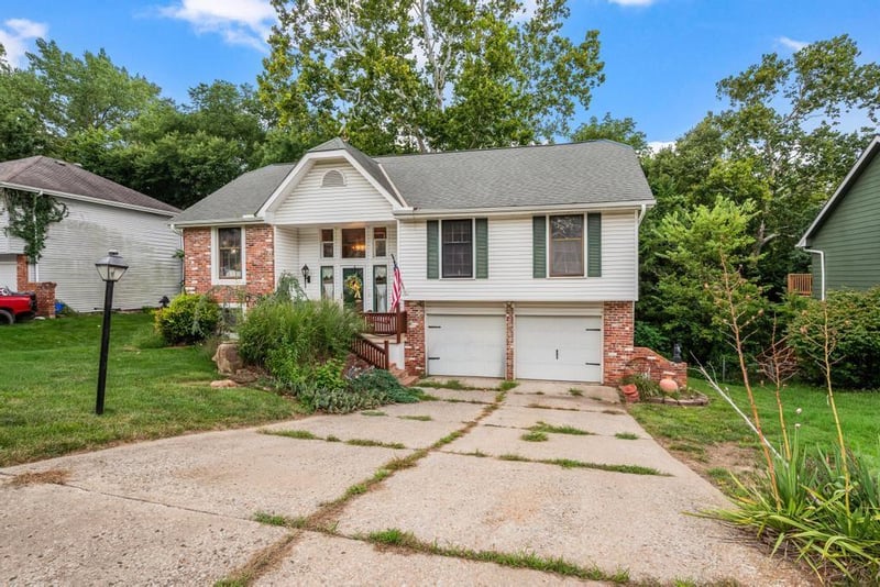 8016 N Garfield Ave, Kansas City, MO 64118