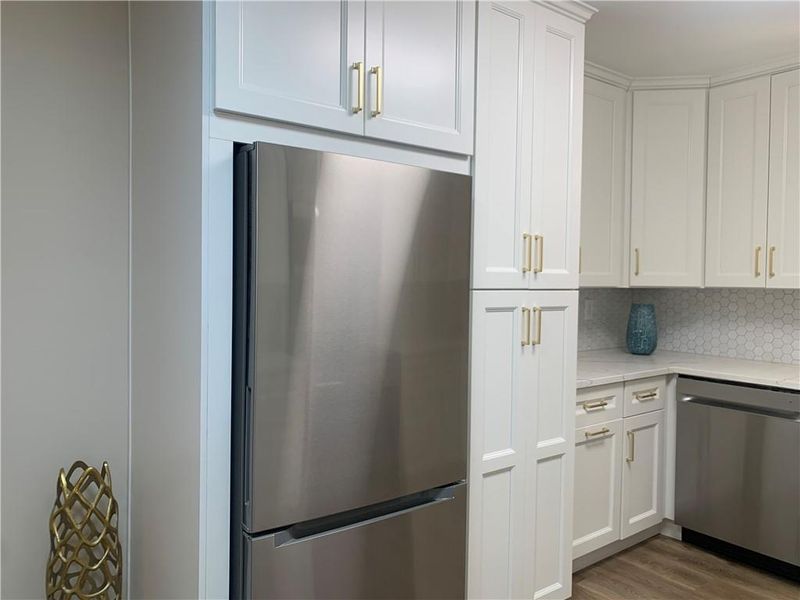 1406 W Stone Blvd, Raymore, MO 64083