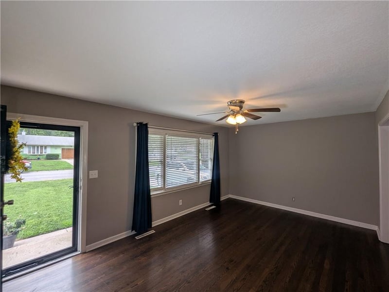 9135 Richards Dr, Raytown, MO 64133