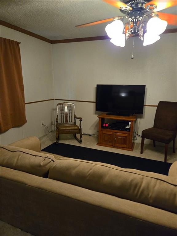 118 James St, Buckner, MO 64016