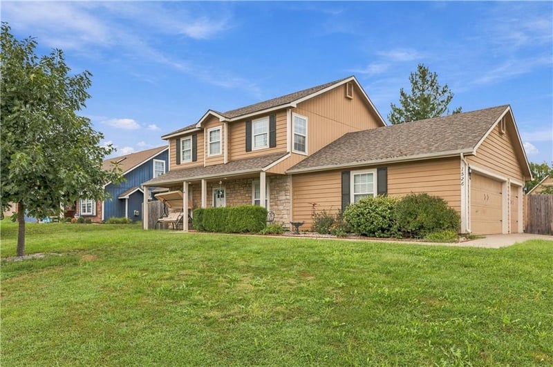 1526 Maple St, Eudora, KS 66025