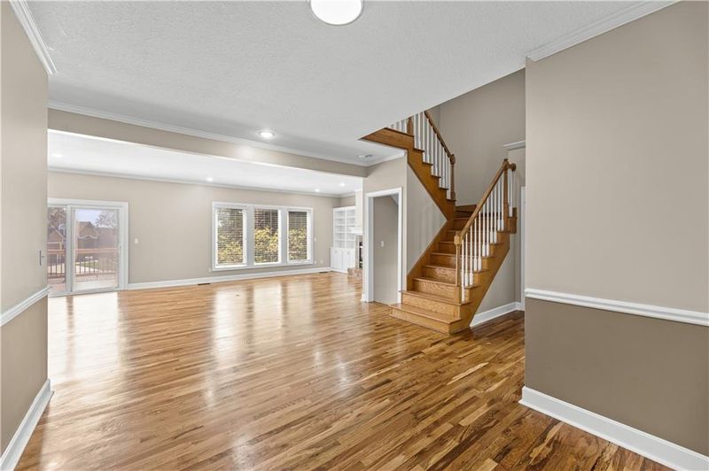 6001 Lone Elm Rd, Shawnee, KS 66218