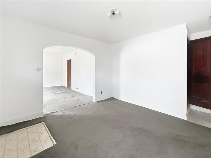 605 W Peoria St, Paola, KS 66071