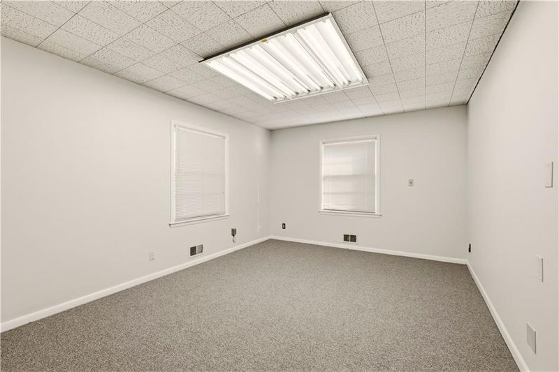 12505 Grandview Rd, Grandview, MO 64030
