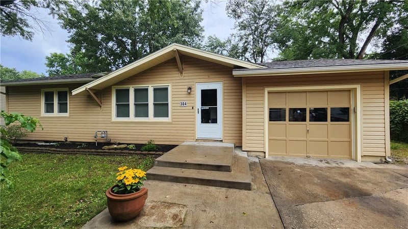 304 Wilshire Blvd, Liberty, MO 64068