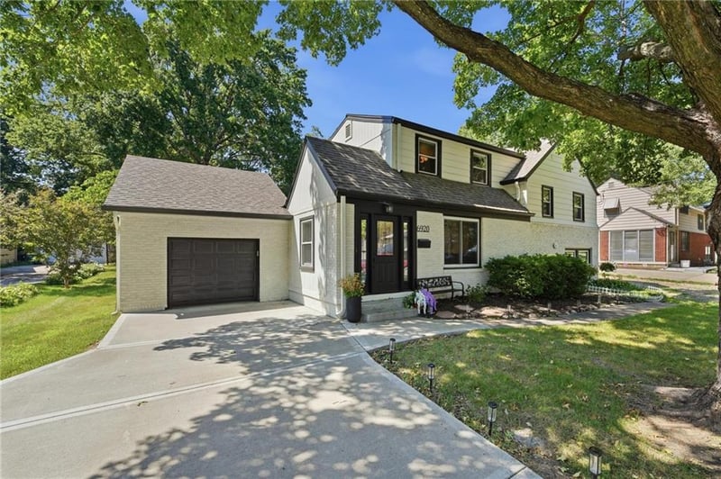 6920 Walmer St, Overland Park, KS 66204