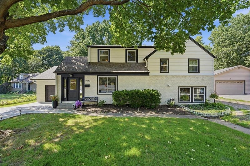 6920 Walmer St, Overland Park, KS 66204