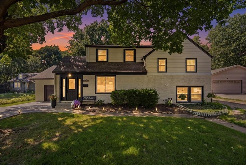 6920 Walmer St, Overland Park, KS 66204