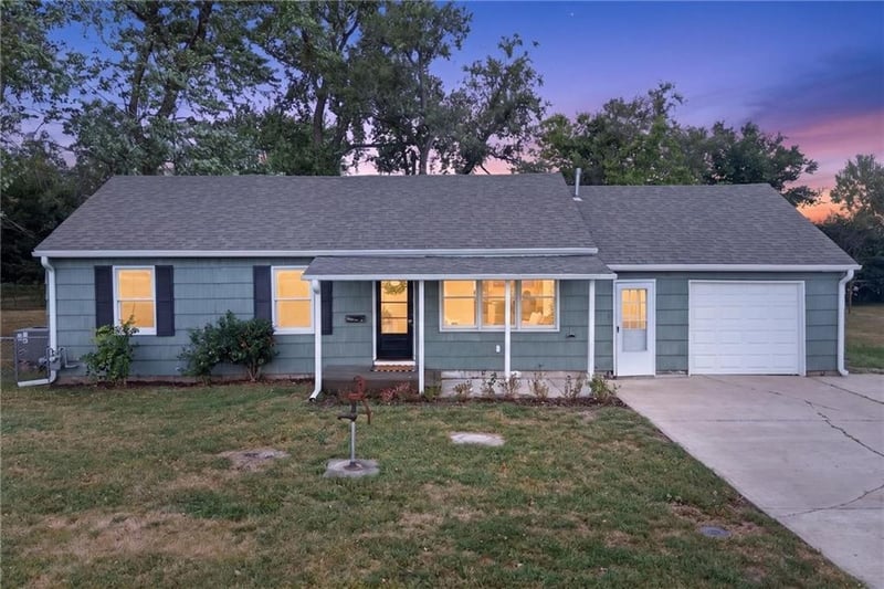 1037 S Brockway St, Olathe, KS 66061