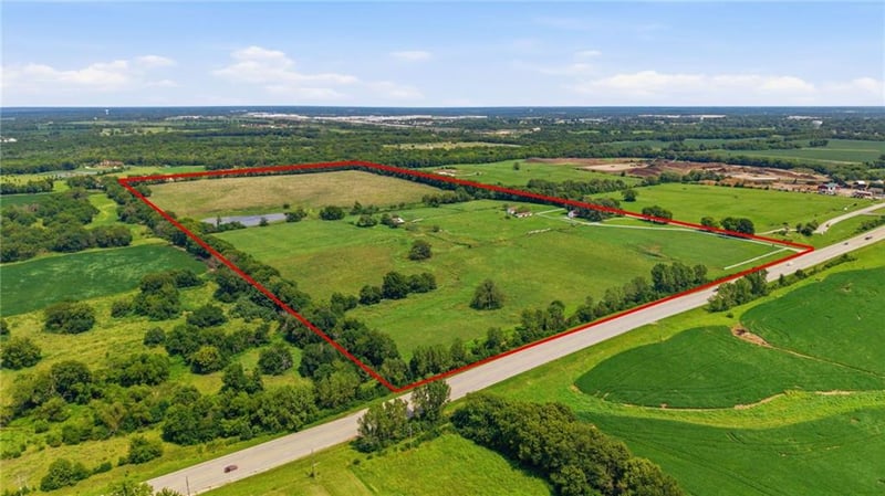 1602 E 171st St, Belton, MO 64012