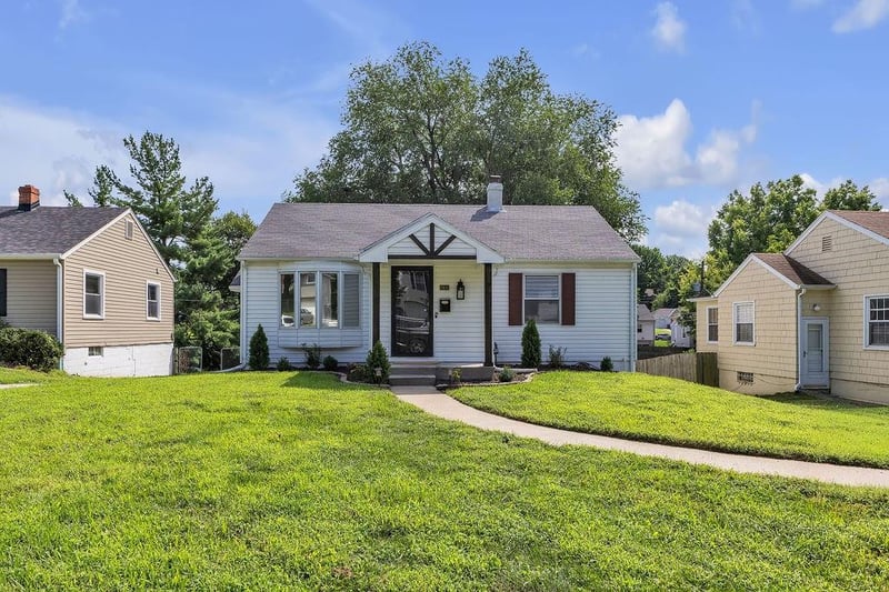 2611 Parallel Ave, St Joseph, MO 64506