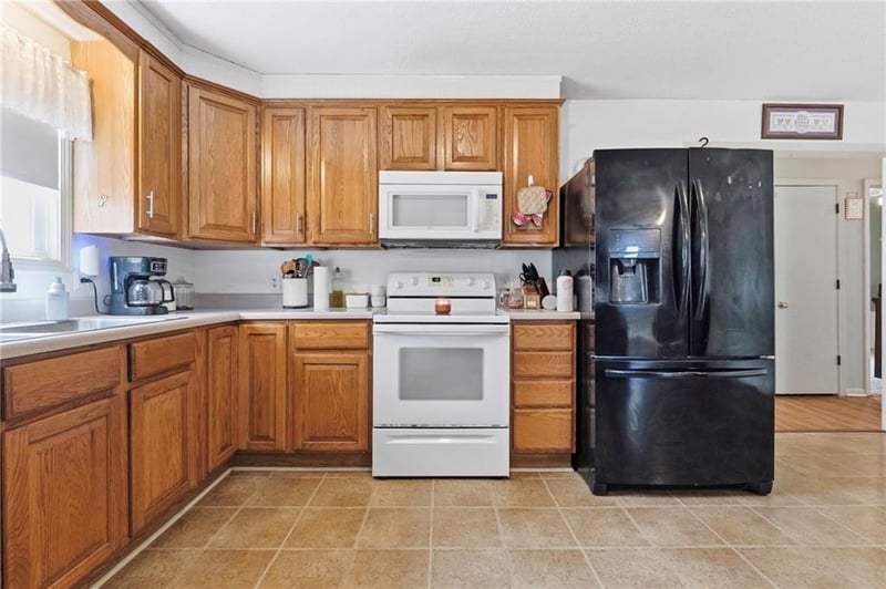 205 N Mulberry St, Adrian, MO 64720
