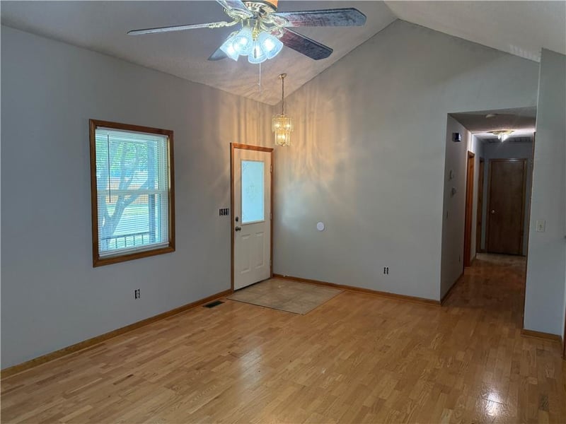 704 Hillcrest St, Pleasant Hill, MO 64080