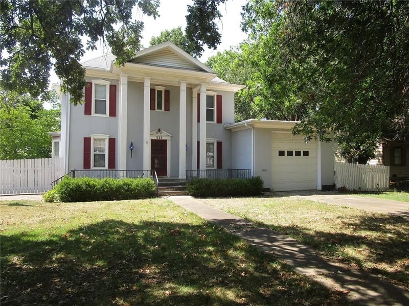 1323 West St, Emporia, KS 66801