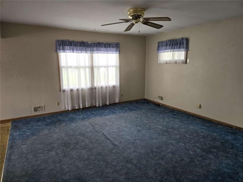 8805 Evanston Ave, Kansas City, MO 64138