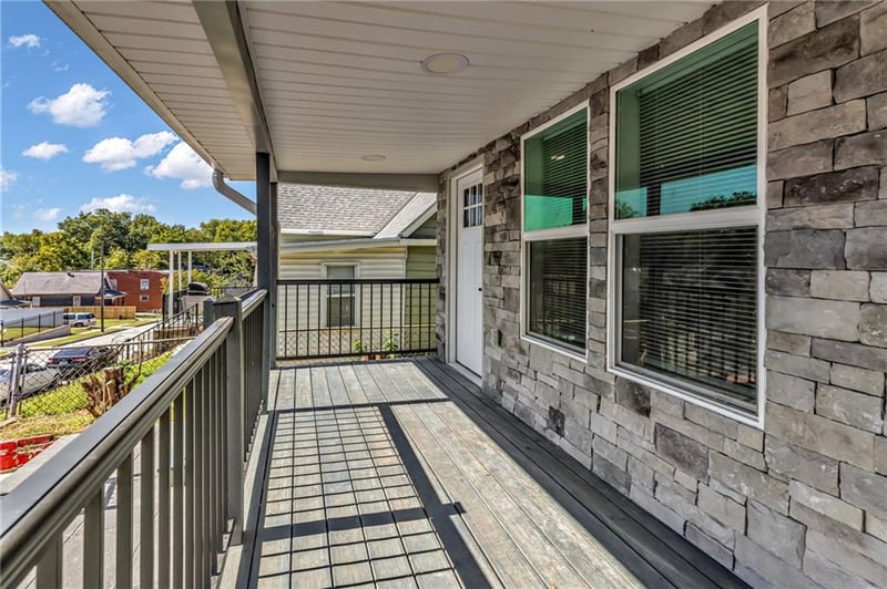 5822 E 10th St, Kansas City, MO 64126